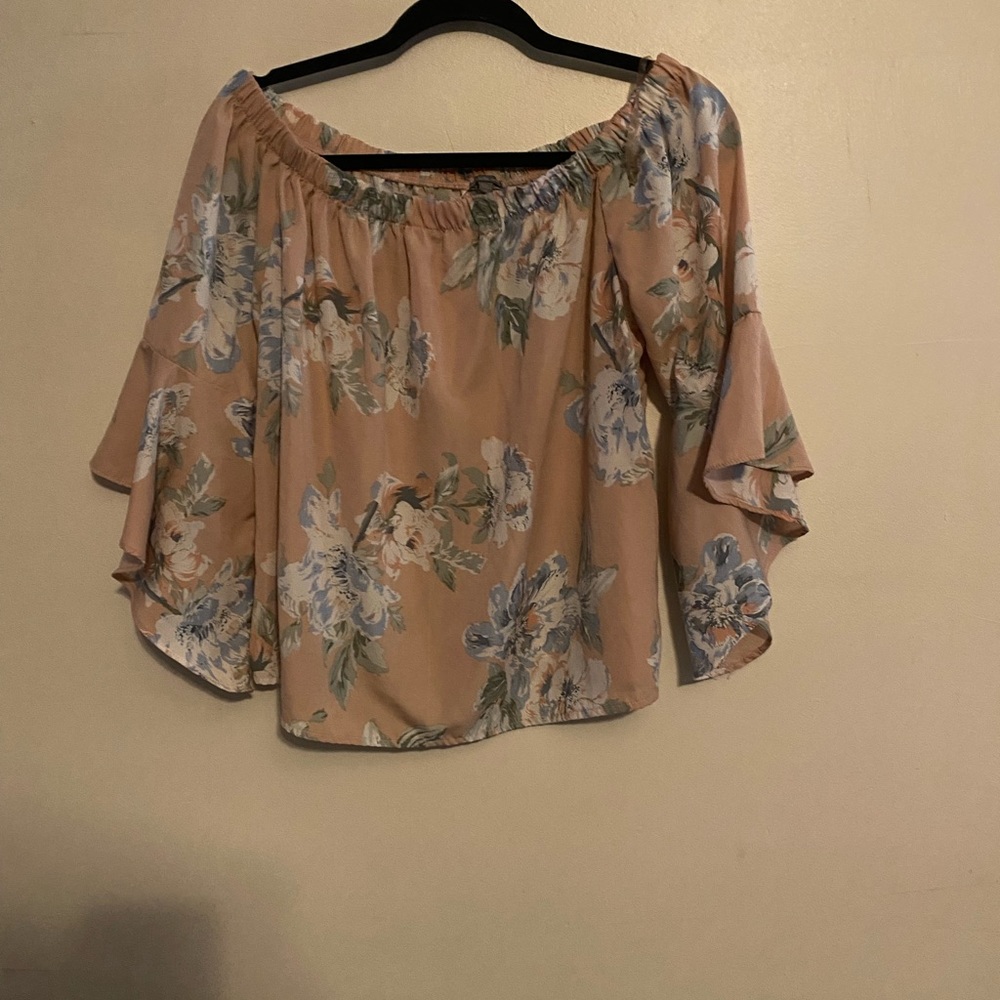 Off the should flower top